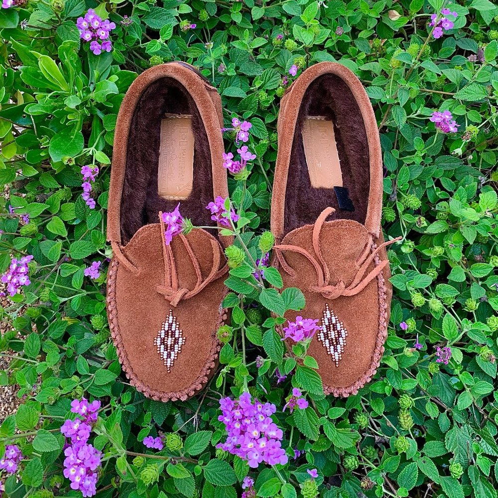 Manitobah Mukluks Canoe suede fleece lined moccasins - Picture 3 of 10